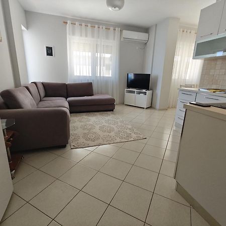 Edan Apartments Вльора Екстер'єр фото