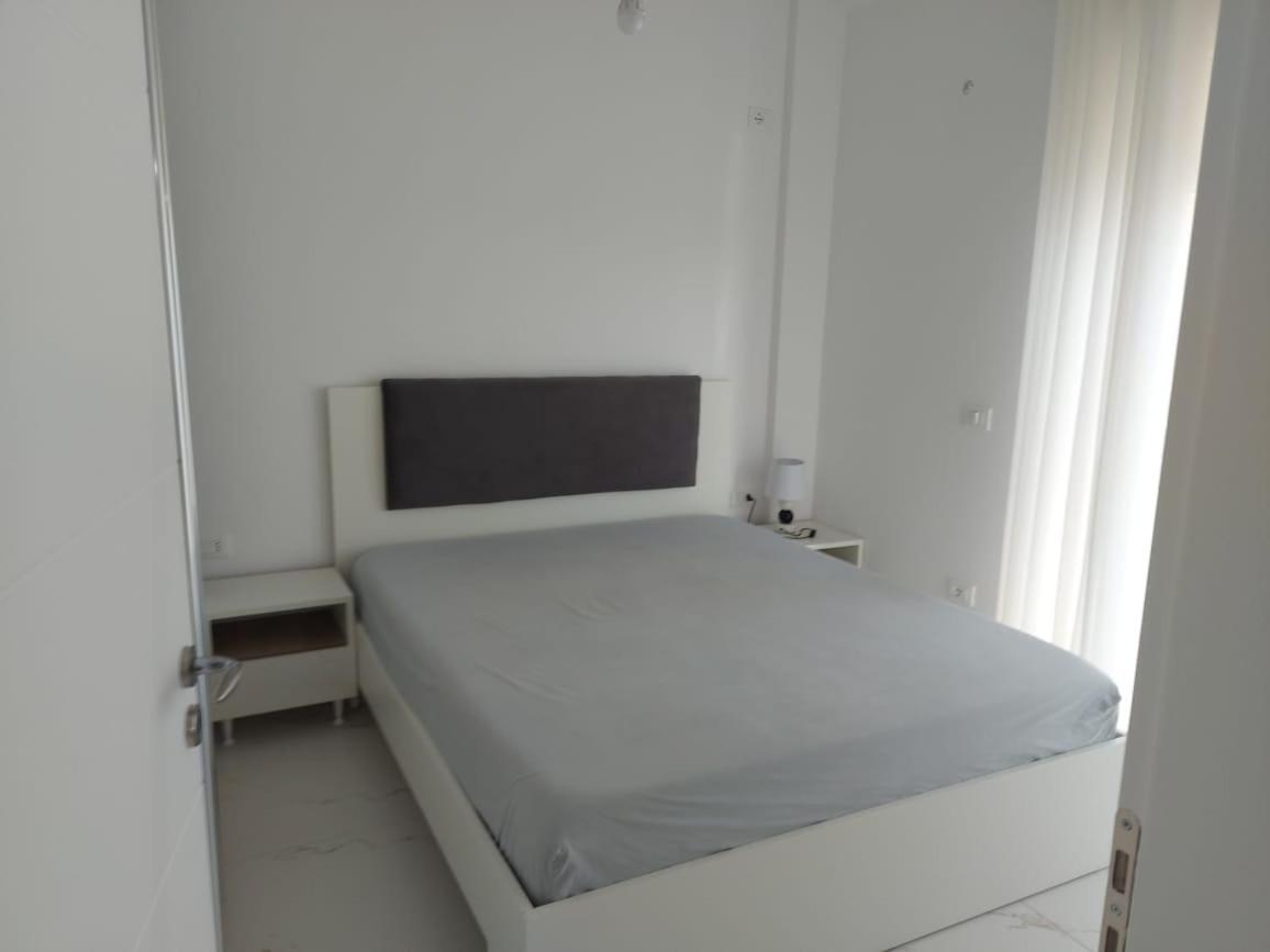 Edan Apartments Вльора Екстер'єр фото
