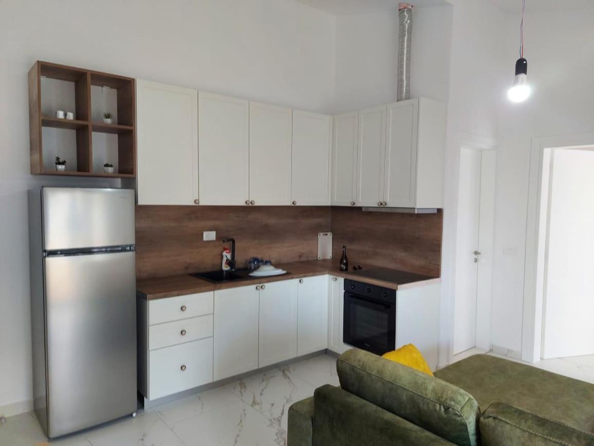 Edan Apartments Вльора Екстер'єр фото