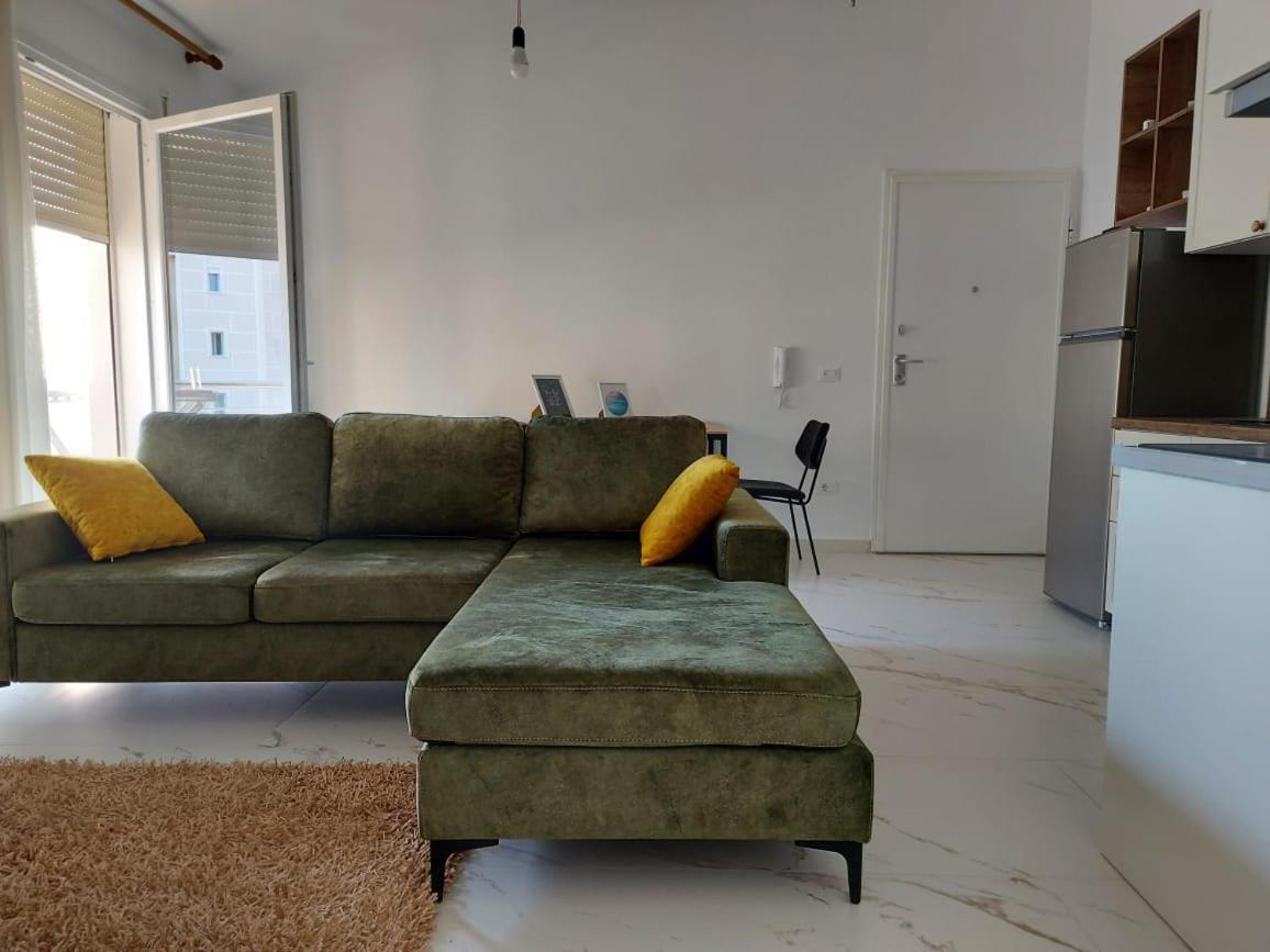Edan Apartments Вльора Екстер'єр фото