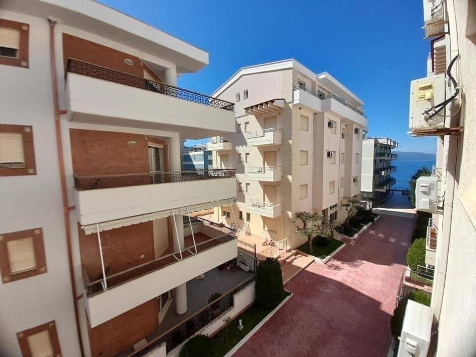 Edan Apartments Вльора Екстер'єр фото