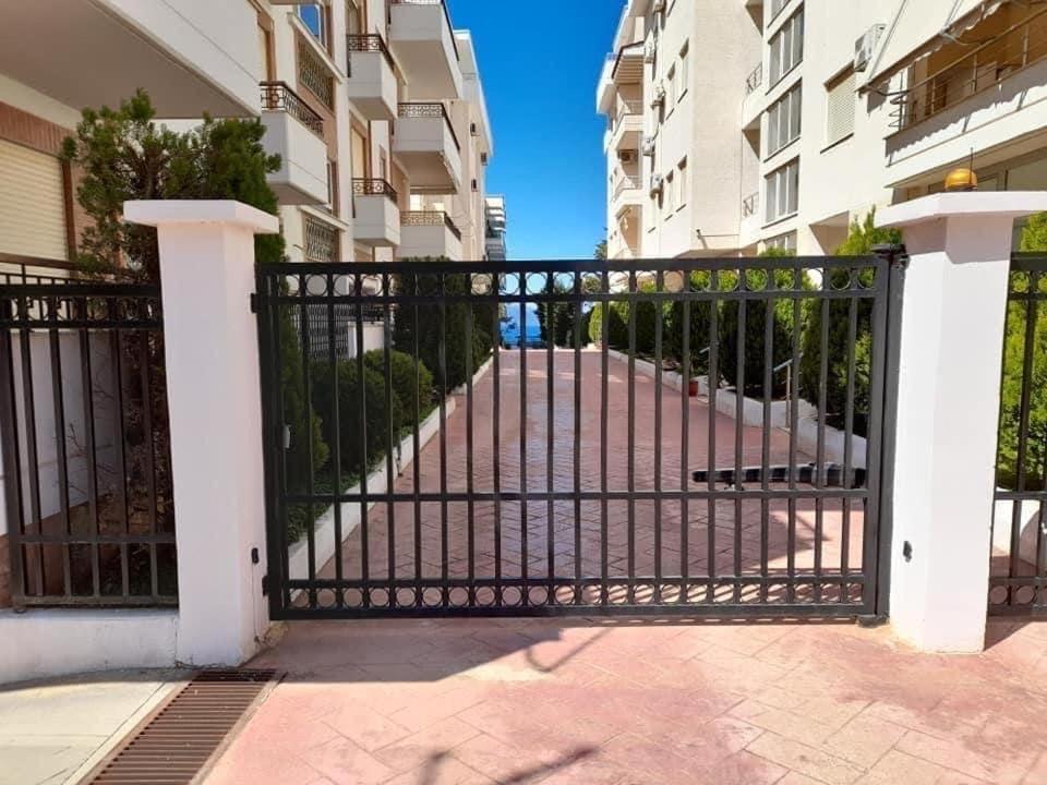Edan Apartments Вльора Екстер'єр фото