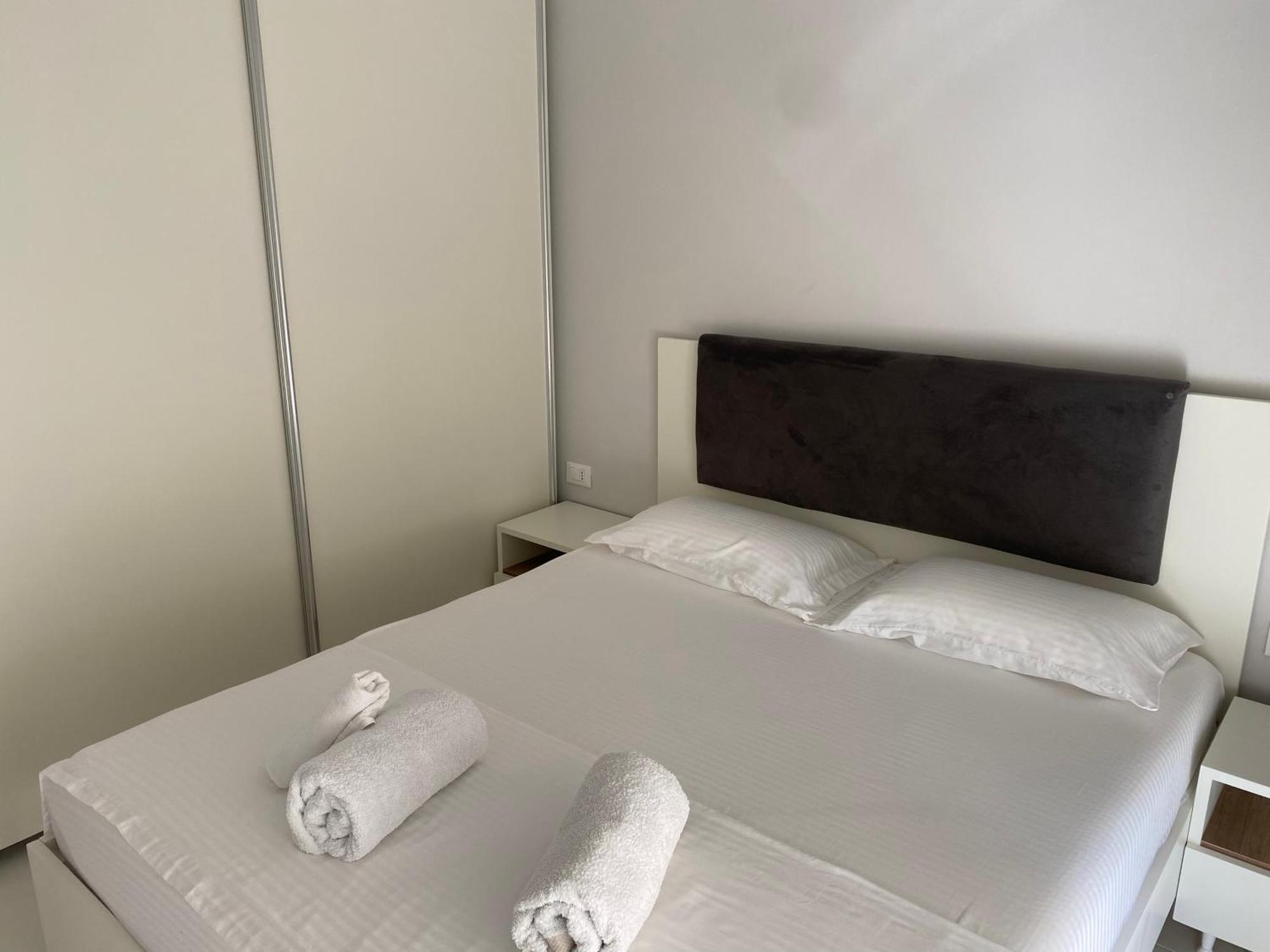 Edan Apartments Вльора Екстер'єр фото