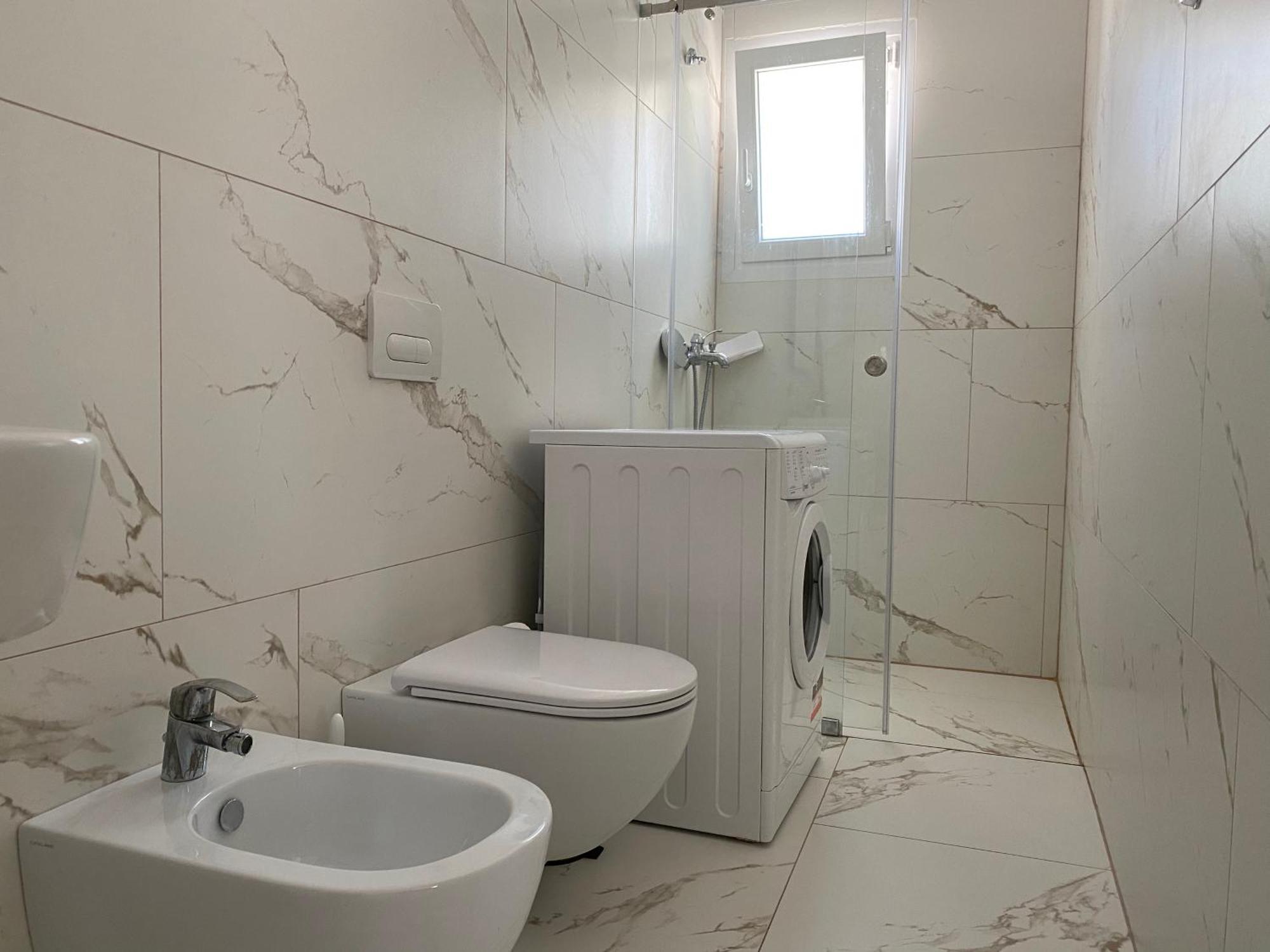 Edan Apartments Вльора Екстер'єр фото