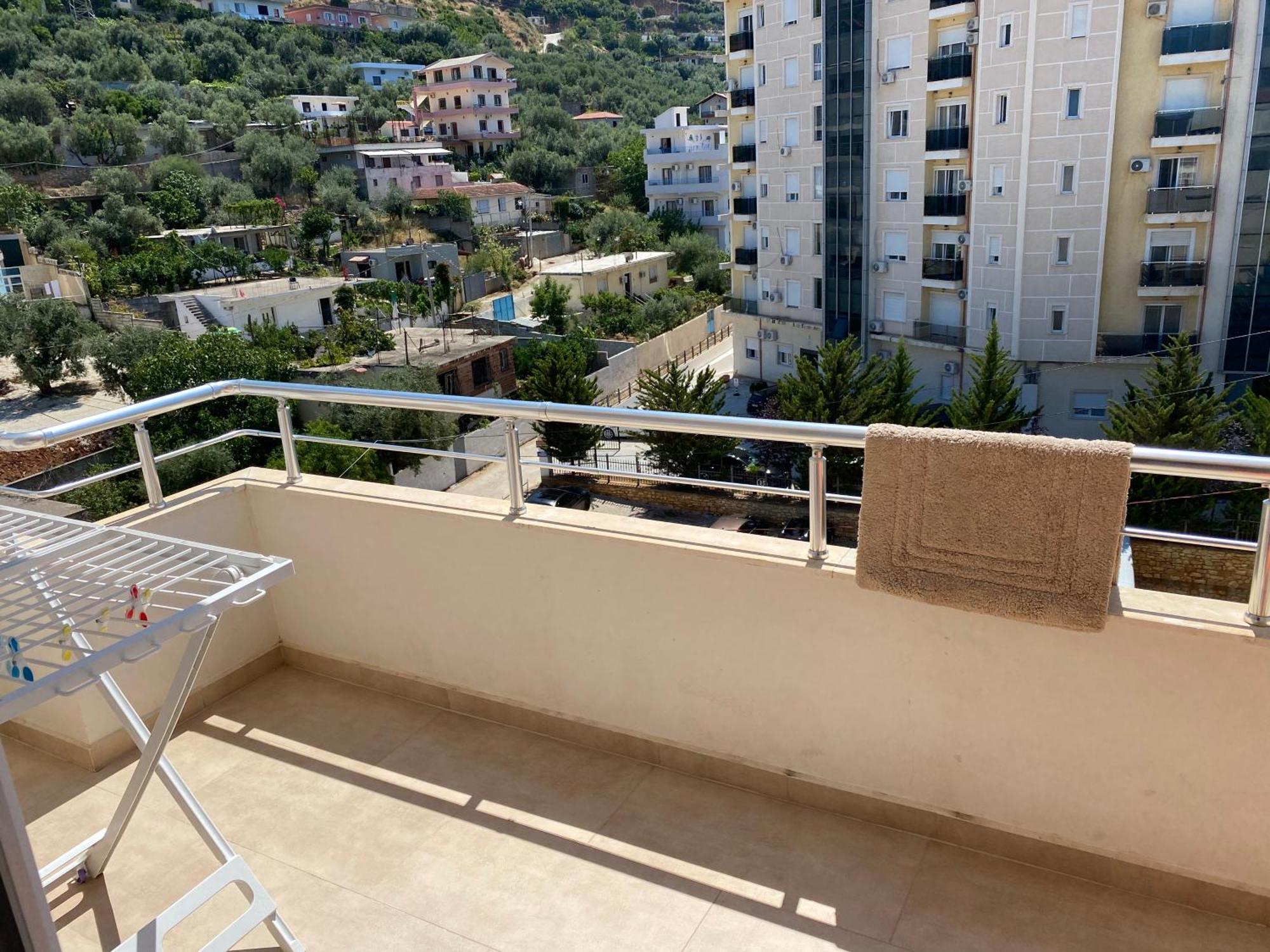 Edan Apartments Вльора Екстер'єр фото
